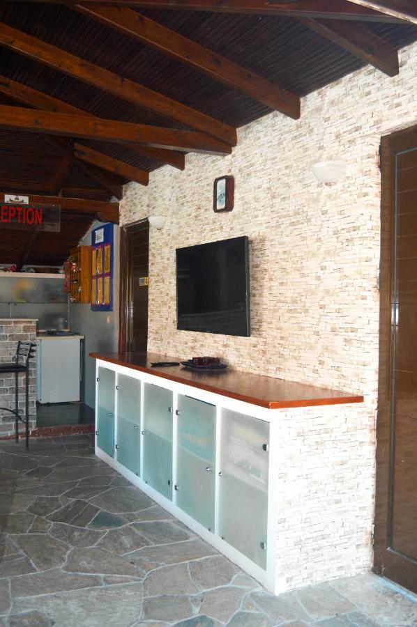 Penny'S Holiday Studio Hanioti Luaran gambar